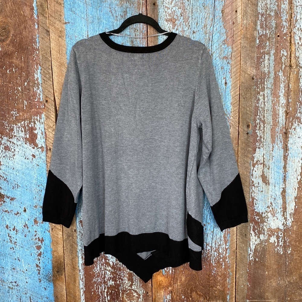 Verve Ami Gray & Black Asymmetrical Sweater Size 1X - Picture 5 of 5
